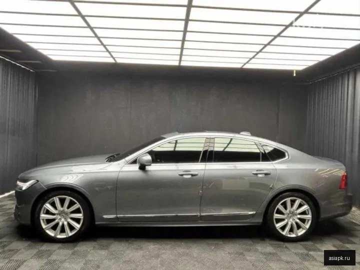 Volvo S90 4