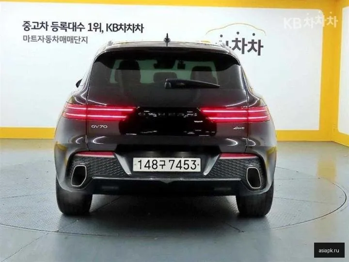 Genesis GV70 3