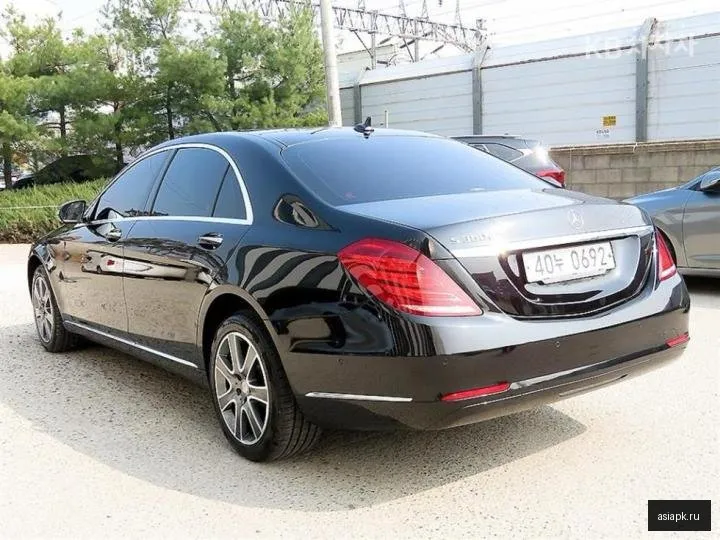 Mercedes-Benz S-Class 3