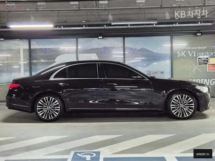 Mercedes-Benz S-Class 3