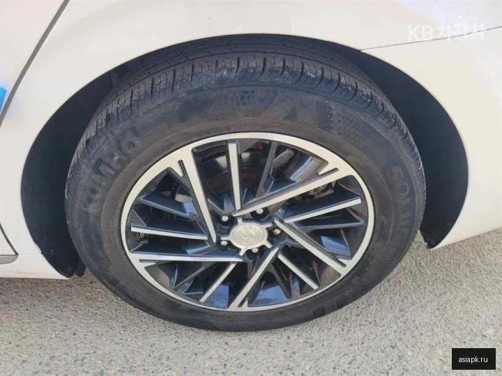 Hyundai Grandeur 6