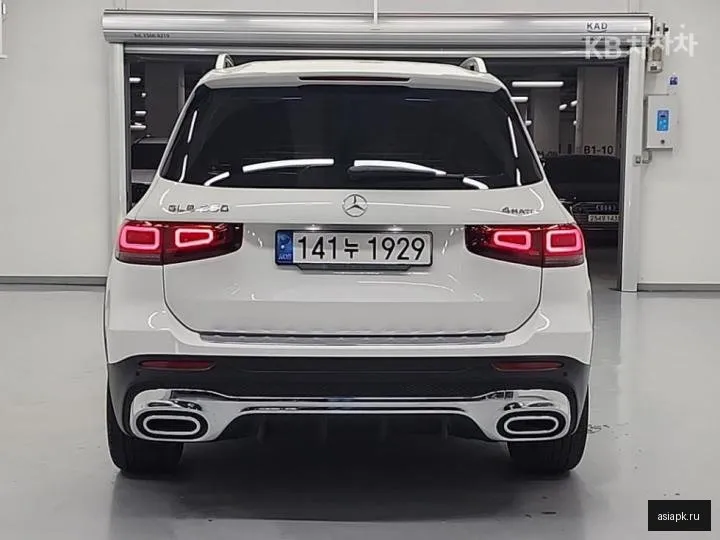 Mercedes-Benz GLB-Class 3