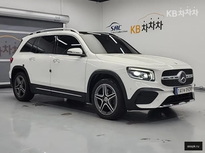 Mercedes-Benz GLB-Class 4