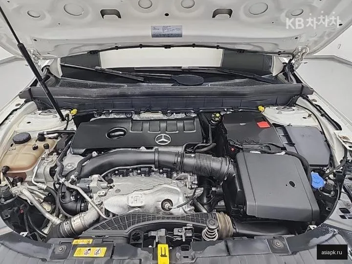 Mercedes-Benz GLB-Class 5