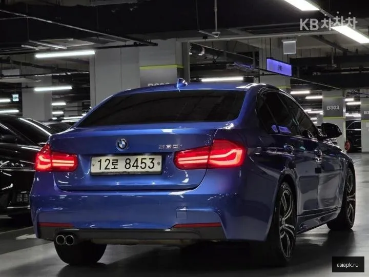 BMW 3-Series 2