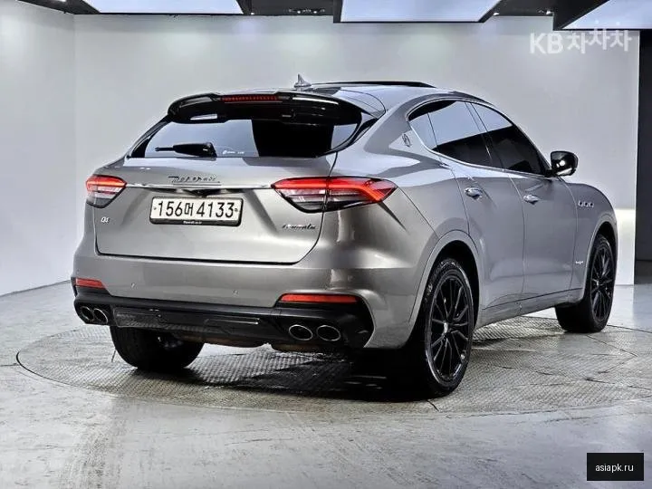 Maserati Levante 4