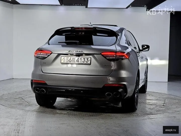 Maserati Levante 3
