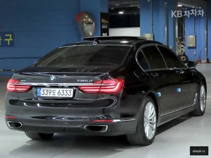 BMW 7-Series 4