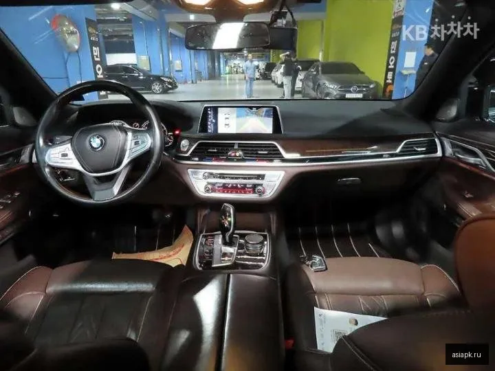 BMW 7-Series 5