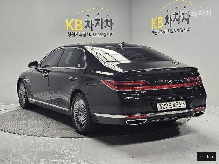 Genesis G90 4