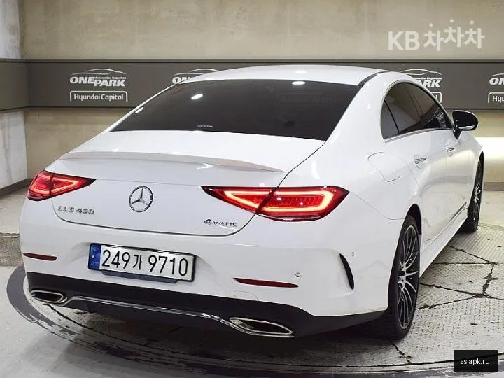 Mercedes-Benz CLS-Class 3