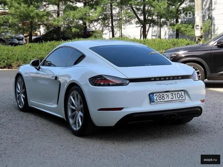 Porsche Cayman 3
