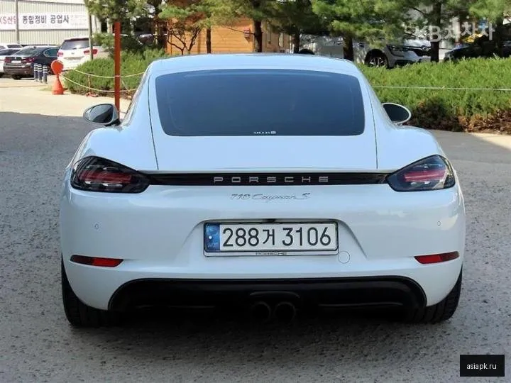 Porsche Cayman 4