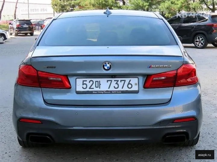 BMW 5-Series 4