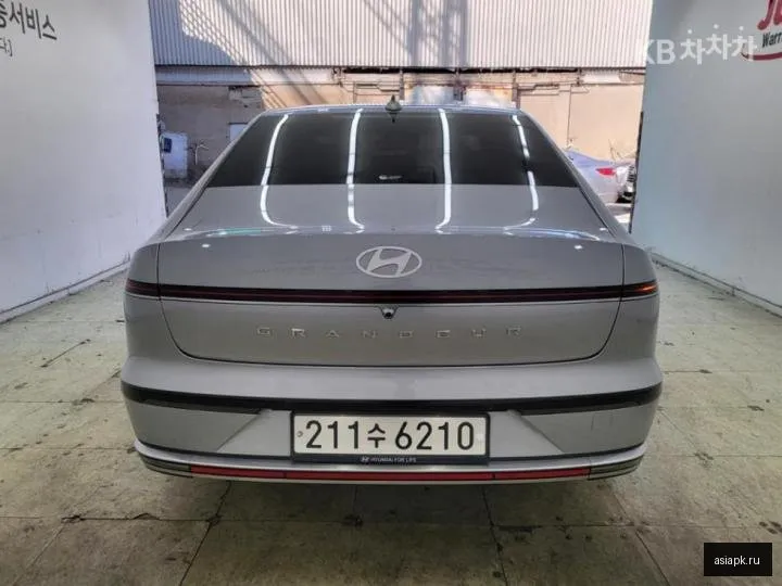 Hyundai Grandeur 4