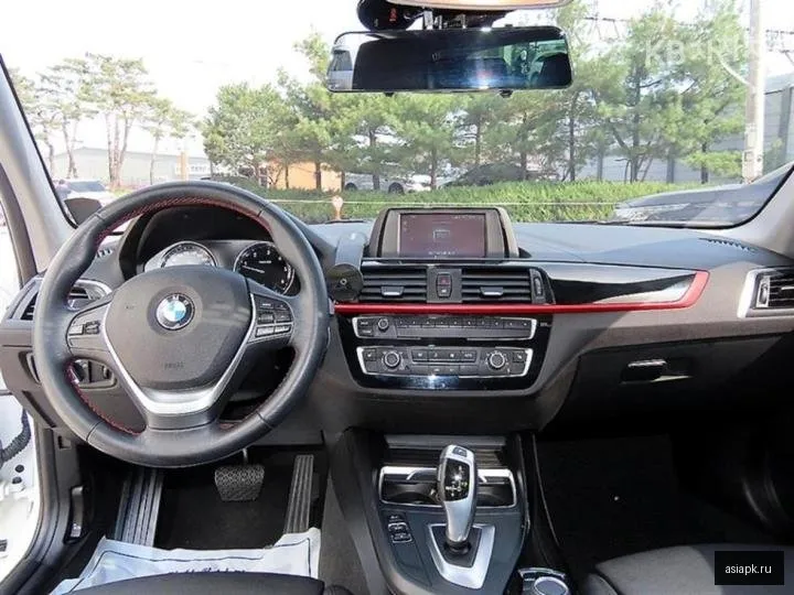 BMW 1-Series 6