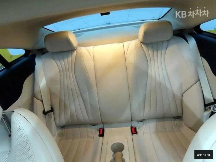 Mercedes-Benz E-Class 6