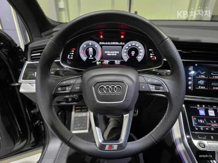Audi Q7 6
