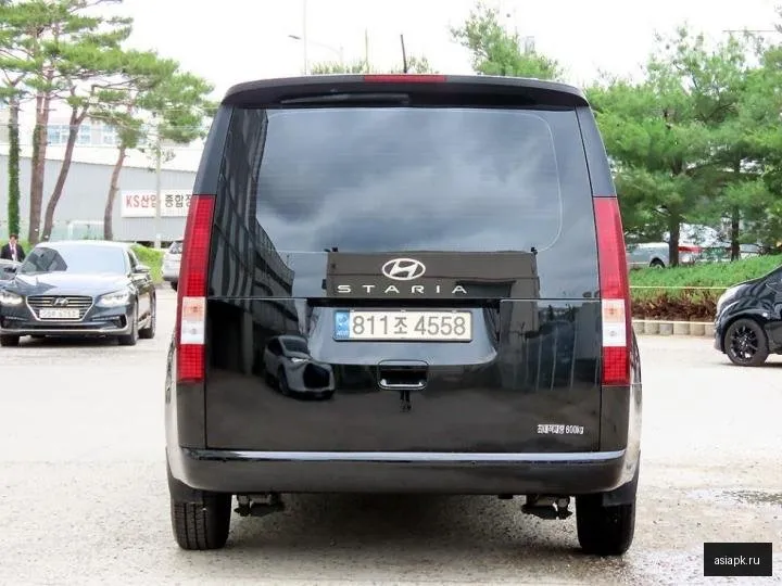Hyundai Staria 4