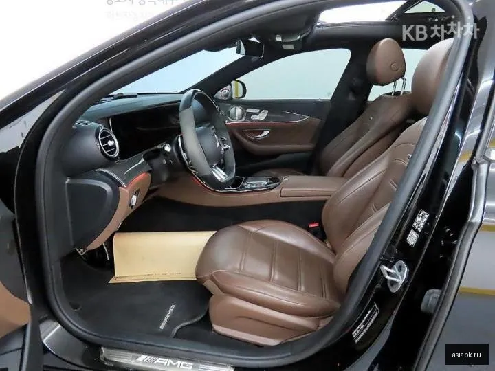 Mercedes-Benz E-Class 5