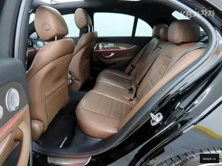 Mercedes-Benz E-Class 6