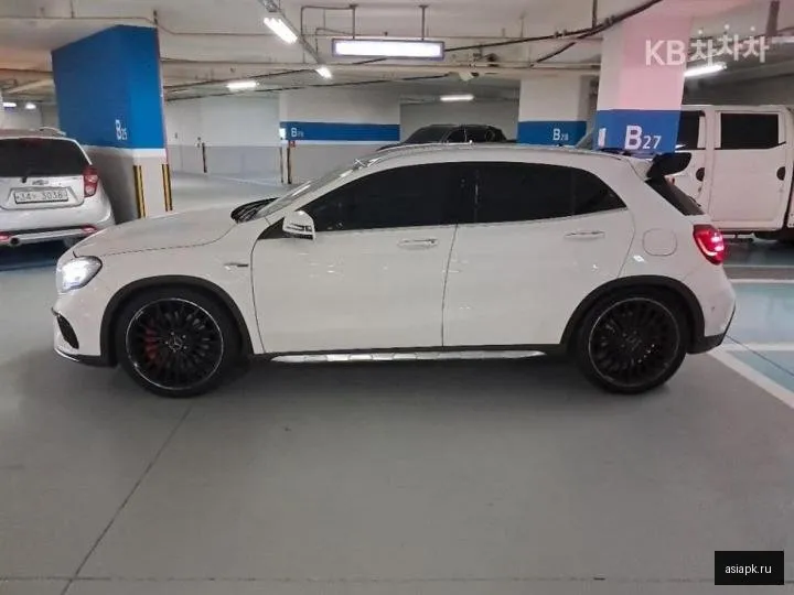 Mercedes-Benz GLA-Class 3