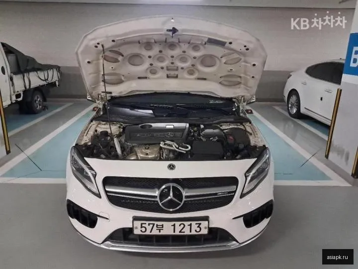 Mercedes-Benz GLA-Class 4