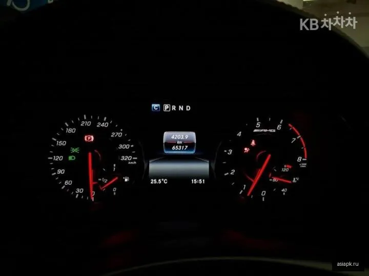 Mercedes-Benz GLA-Class 5