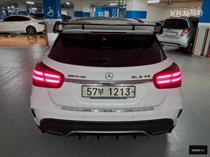 Mercedes-Benz GLA-Class 2