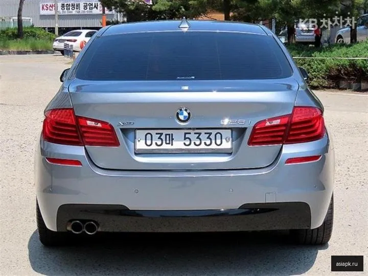 BMW 5-Series 4