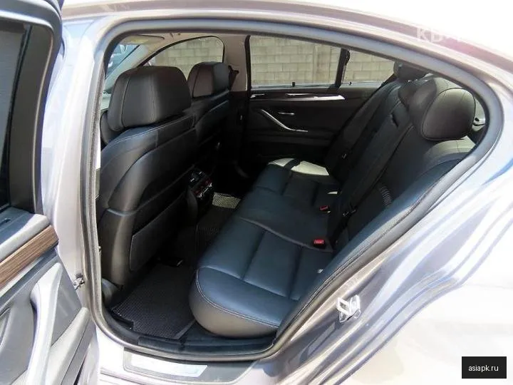 BMW 5-Series 6
