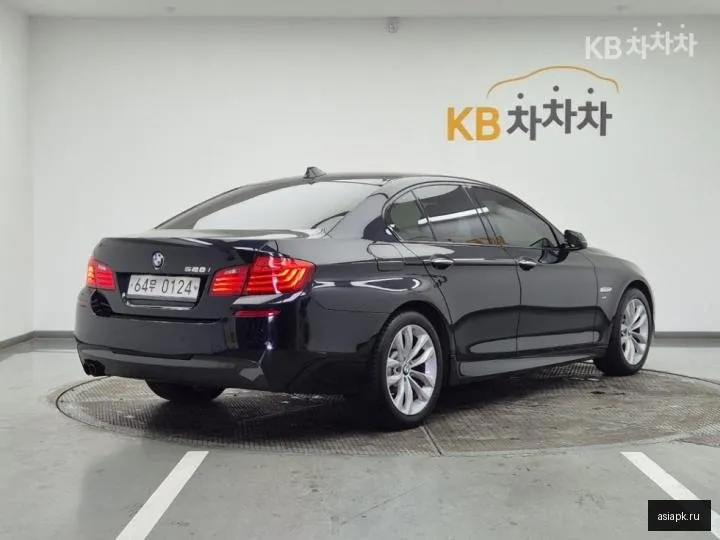 BMW 5-Series 4