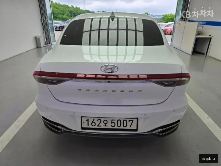 Hyundai Grandeur 3
