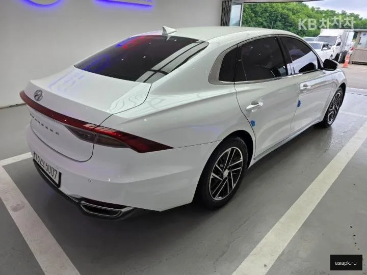 Hyundai Grandeur 4