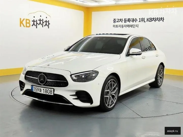 Mercedes-Benz E-Class 2