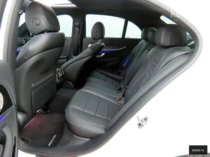 Mercedes-Benz E-Class 6
