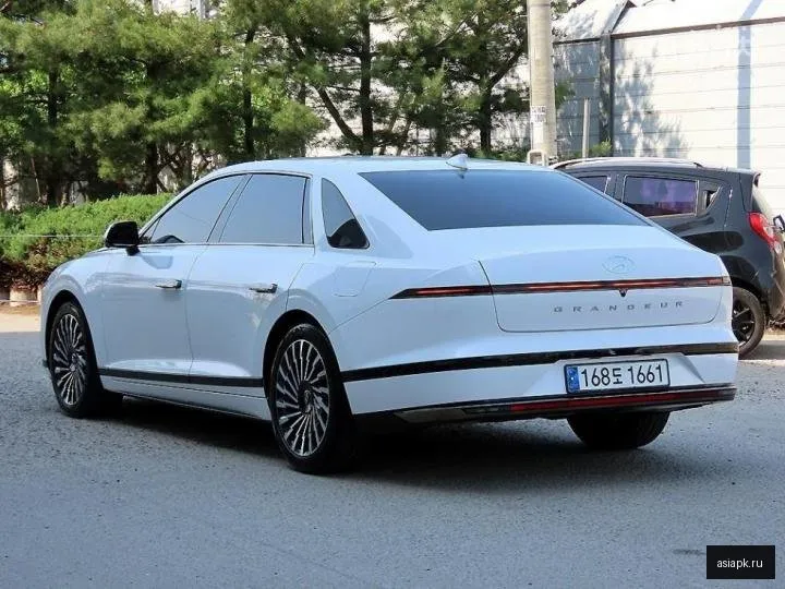 Hyundai Grandeur 3
