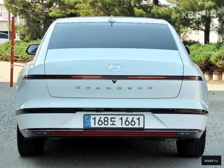 Hyundai Grandeur 4