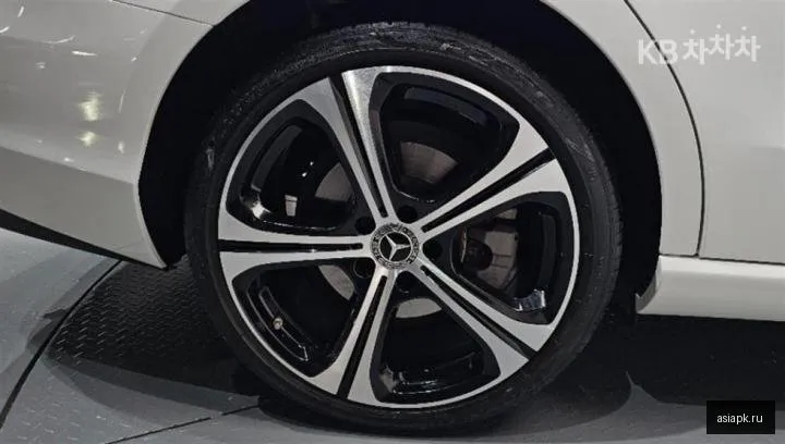 Mercedes-Benz C-Class 6