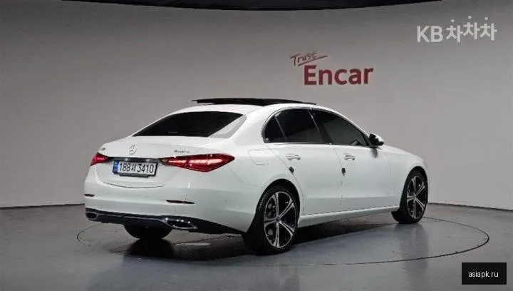 Mercedes-Benz C-Class 2