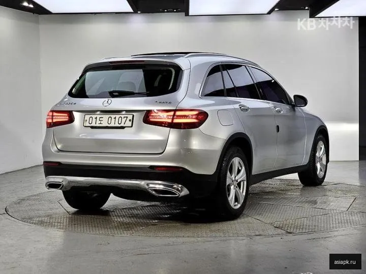 Mercedes-Benz GLC-Class 4