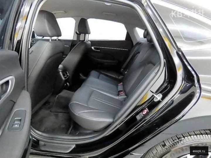 Hyundai Sonata 6