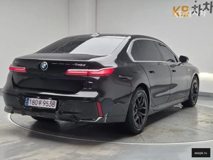BMW 7-Series 3
