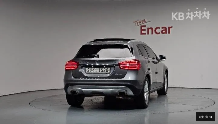 Mercedes-Benz GLA-Class 3