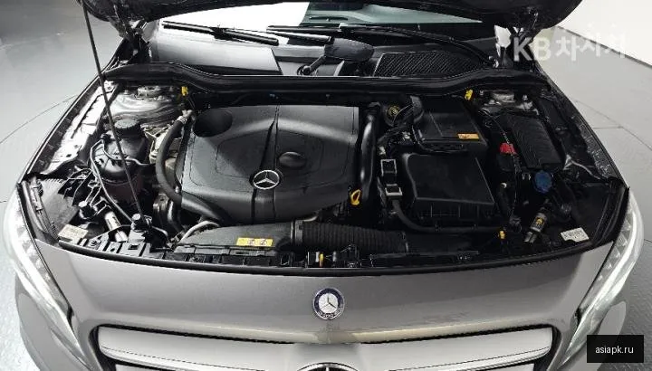 Mercedes-Benz GLA-Class 6