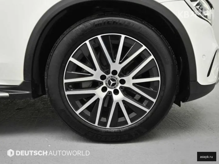 Mercedes-Benz GLC-Class 5