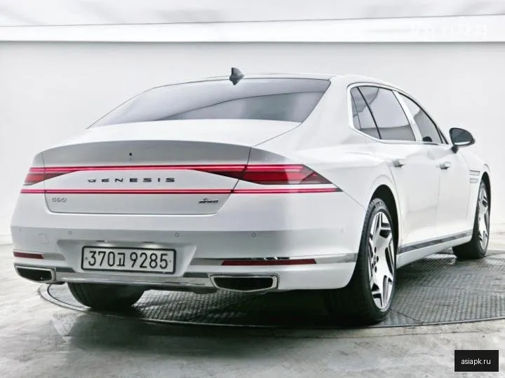 Genesis G90 3