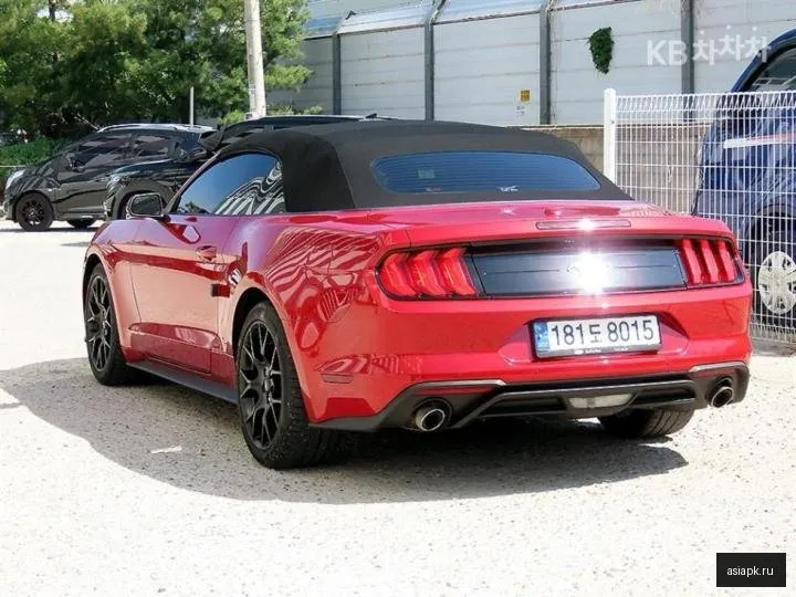 Ford Mustang 4