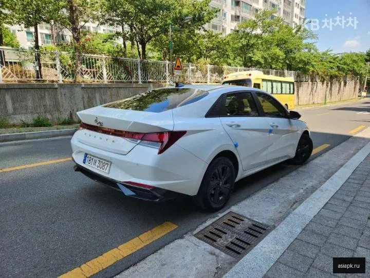 Hyundai Avante 4