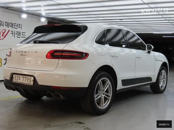 Porsche Macan 3